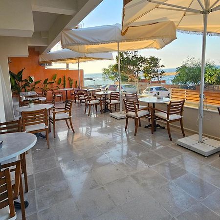 Azure Bay Hotel Agia Varvara Luaran gambar