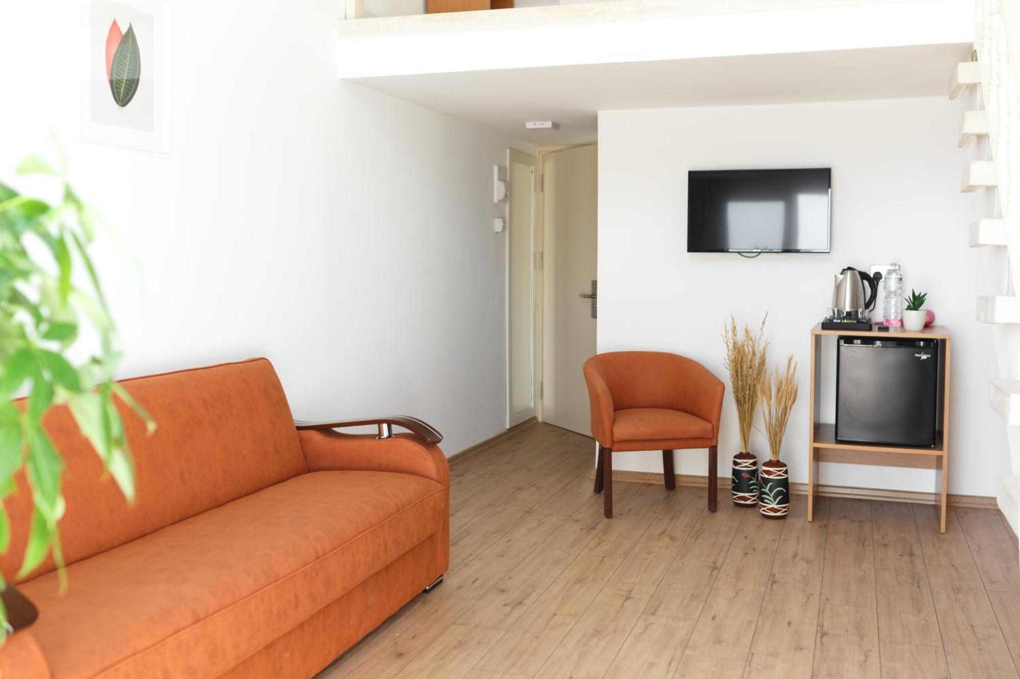 Azure Bay Hotel Agia Varvara Luaran gambar
