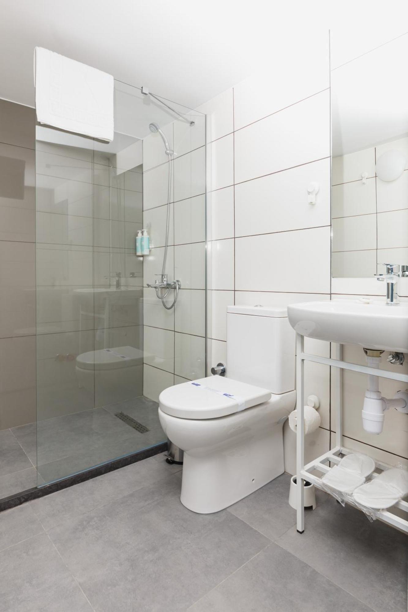 Azure Bay Hotel Agia Varvara Luaran gambar