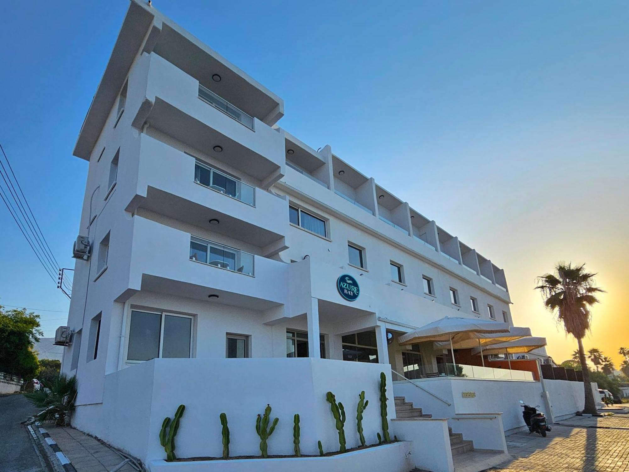 Azure Bay Hotel Agia Varvara Luaran gambar
